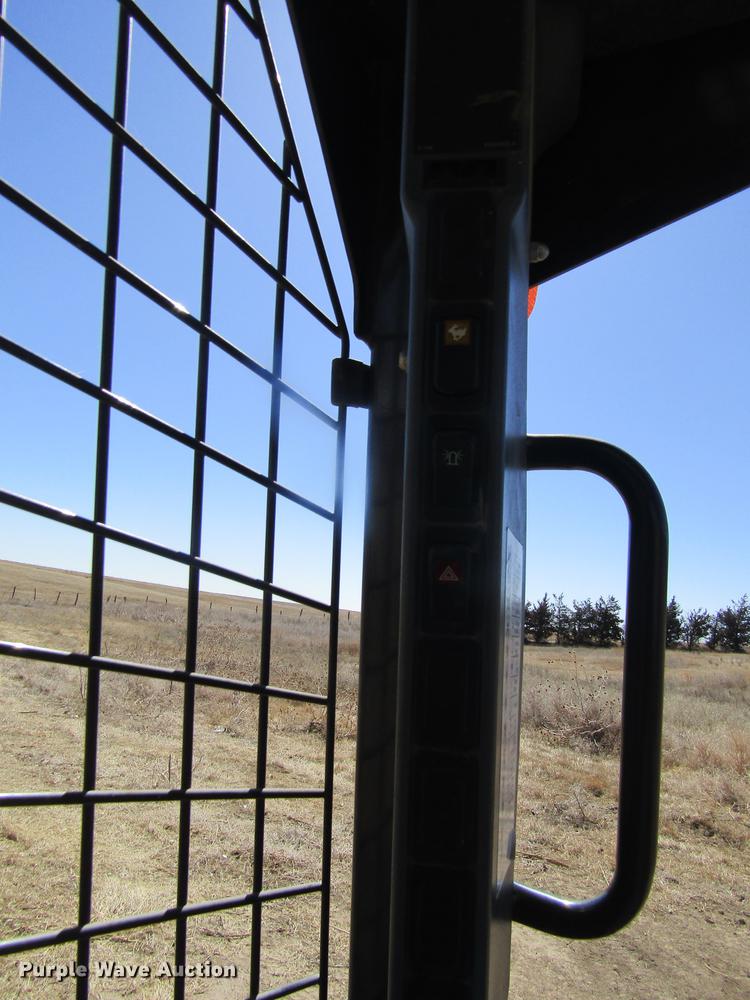 image for item DD8719 2012 New Holland L220 skid steer