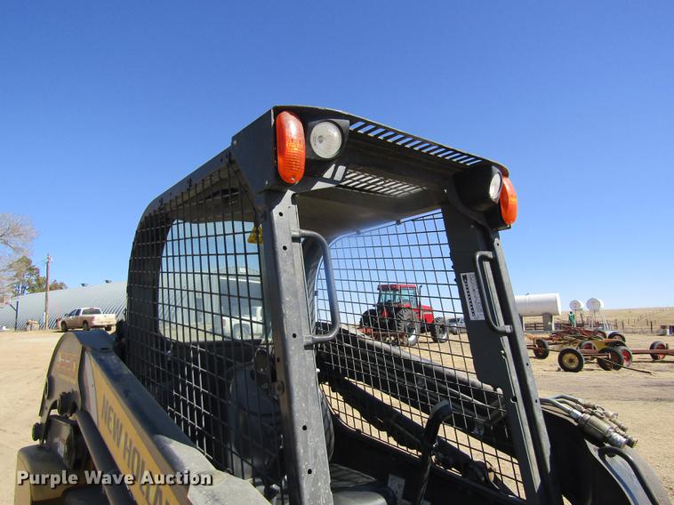 image for item DD8719 2012 New Holland L220 skid steer