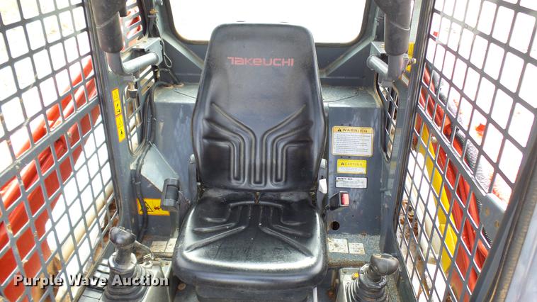 image for item DD9027 2013 Takeuchi TL10 skid steer