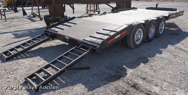image for item DE3129 1971 General L9L equipment trailer