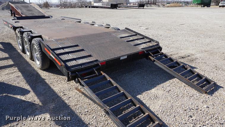 image for item DE3129 1971 General L9L equipment trailer