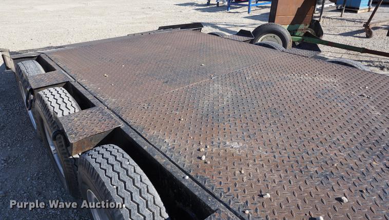 image for item DE3129 1971 General L9L equipment trailer