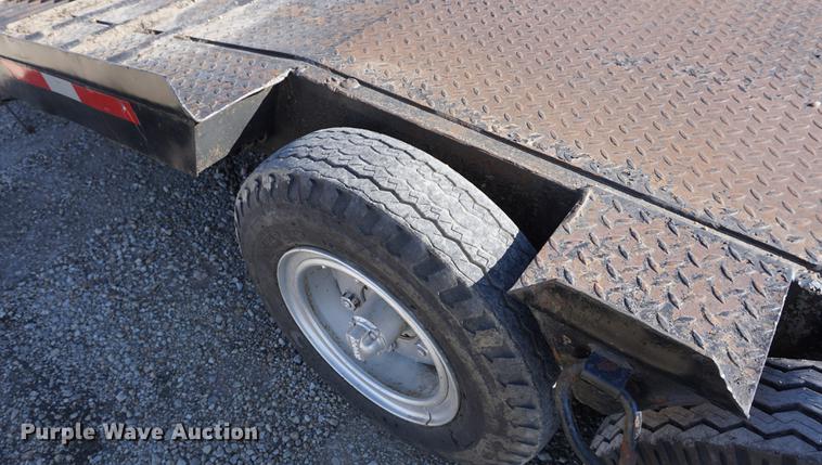 image for item DE3129 1971 General L9L equipment trailer