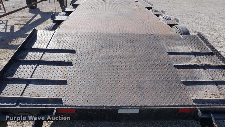 image for item DE3129 1971 General L9L equipment trailer