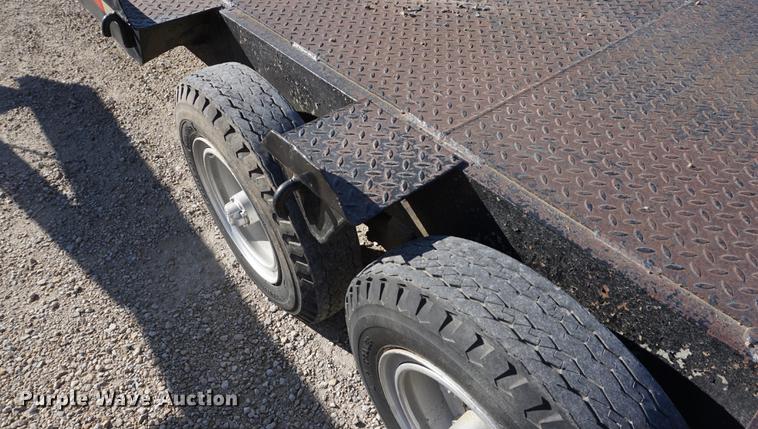 image for item DE3129 1971 General L9L equipment trailer