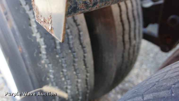 image for item DE3135 2006 Clement R0T2AT2240W container trailer