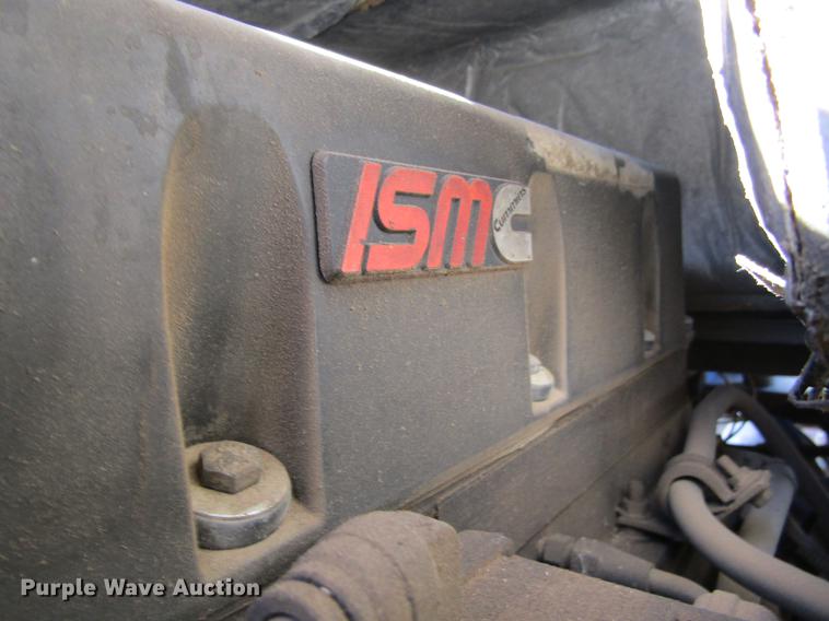 image for item DE6627 2005 International 7600 fuel truck