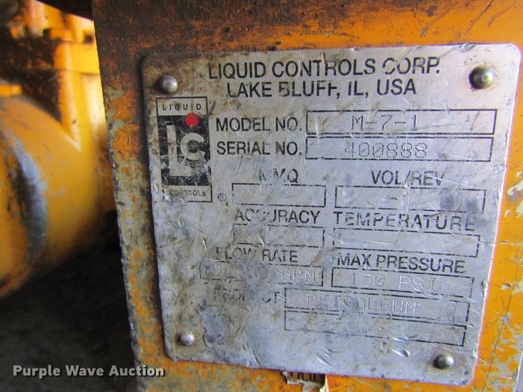 image for item DE6627 2005 International 7600 fuel truck