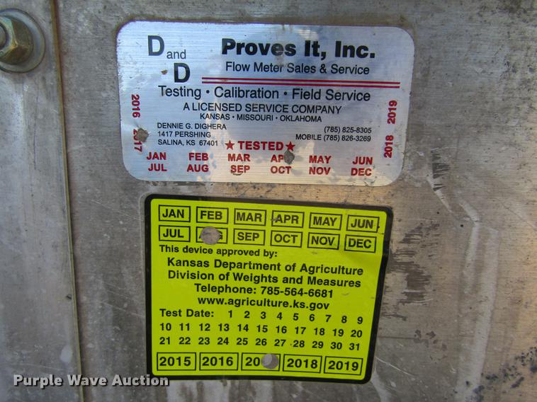 image for item DE6627 2005 International 7600 fuel truck