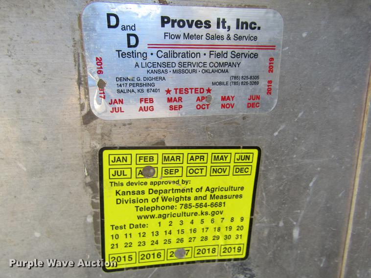 image for item DE6627 2005 International 7600 fuel truck