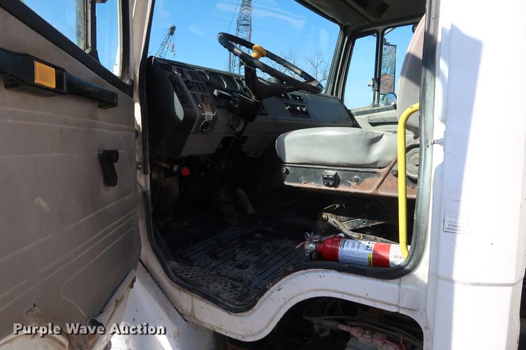 image for item DF3531 1998 Freightliner FL80 dump truck