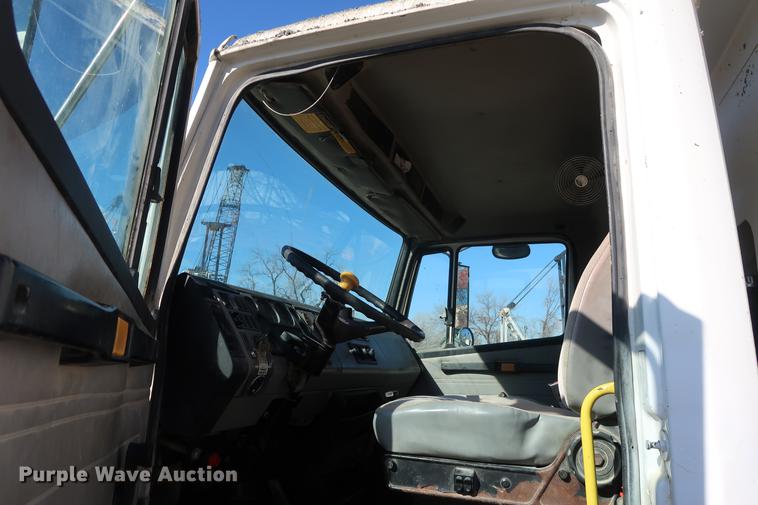 image for item DF3531 1998 Freightliner FL80 dump truck