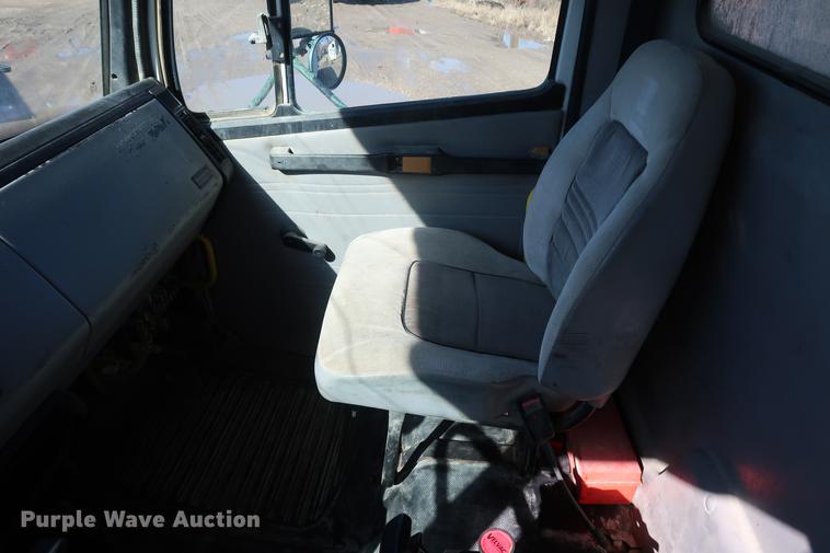 image for item DF3531 1998 Freightliner FL80 dump truck