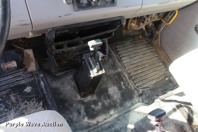 image for item DF3531 1998 Freightliner FL80 dump truck