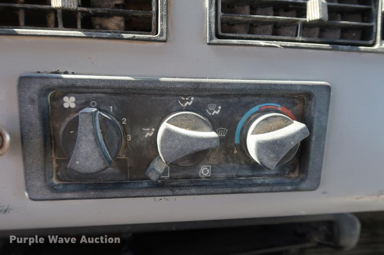 image for item DF3531 1998 Freightliner FL80 dump truck