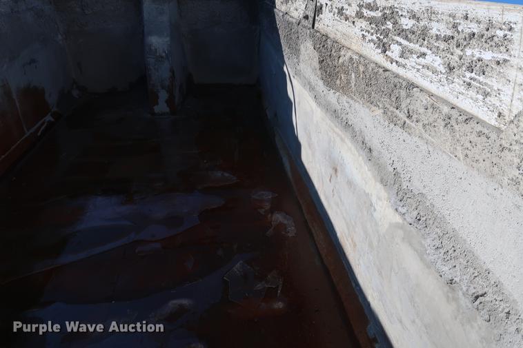 image for item DF3531 1998 Freightliner FL80 dump truck