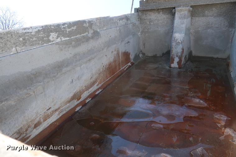 image for item DF3531 1998 Freightliner FL80 dump truck