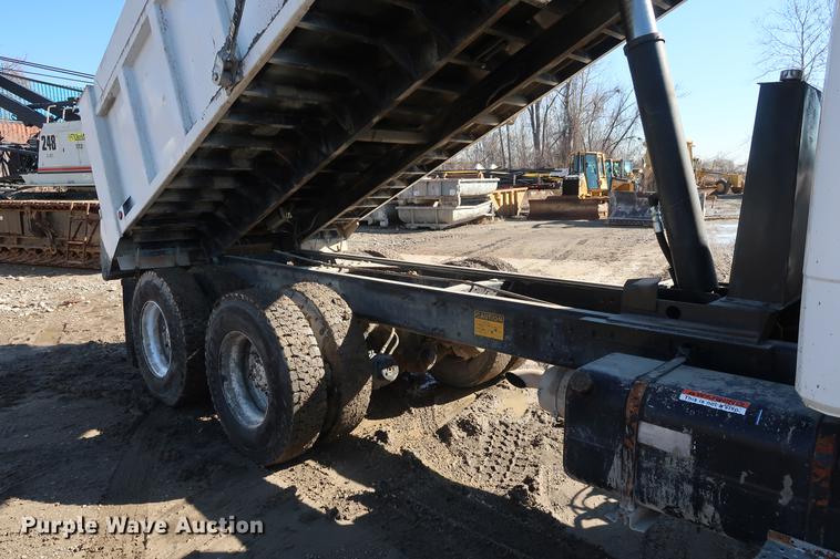 image for item DF3531 1998 Freightliner FL80 dump truck