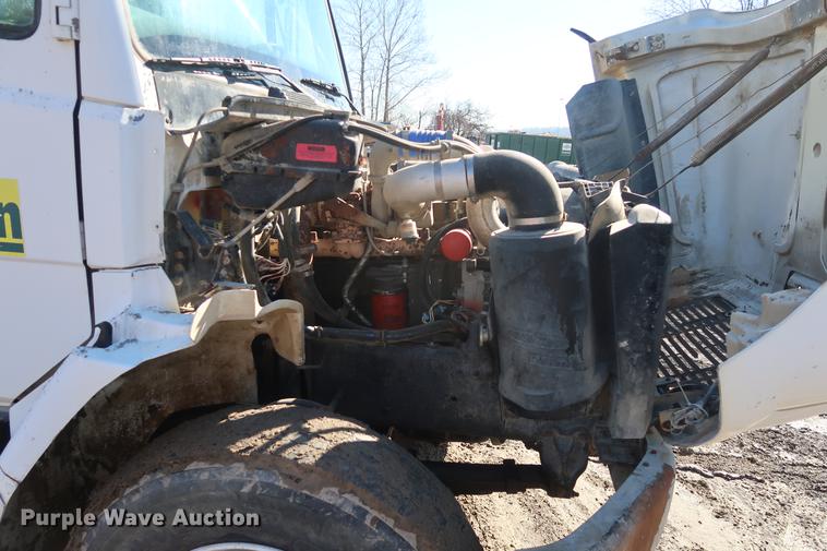 image for item DF3531 1998 Freightliner FL80 dump truck