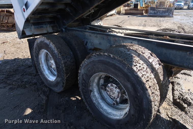 image for item DF3531 1998 Freightliner FL80 dump truck