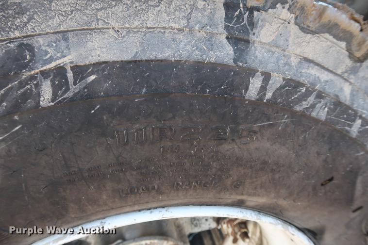 image for item DF3531 1998 Freightliner FL80 dump truck