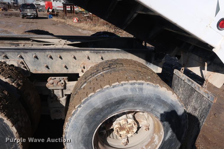 image for item DF3531 1998 Freightliner FL80 dump truck