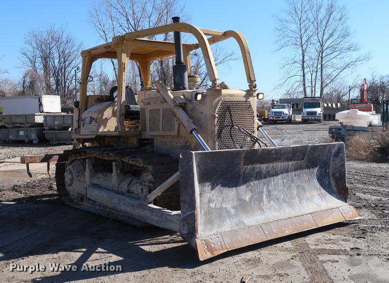 image for item DF3532 1984 Caterpillar D6D dozer