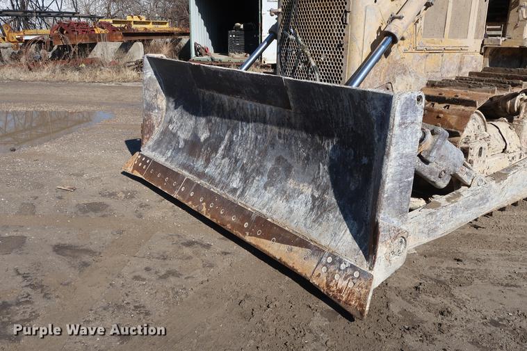 image for item DF3532 1984 Caterpillar D6D dozer
