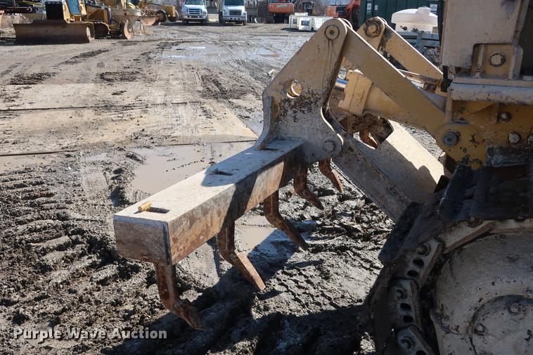 image for item DF3532 1984 Caterpillar D6D dozer