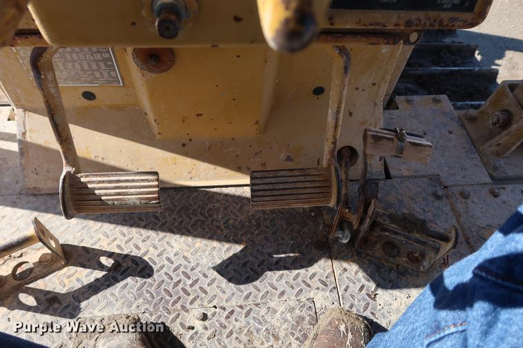 image for item DF3532 1984 Caterpillar D6D dozer