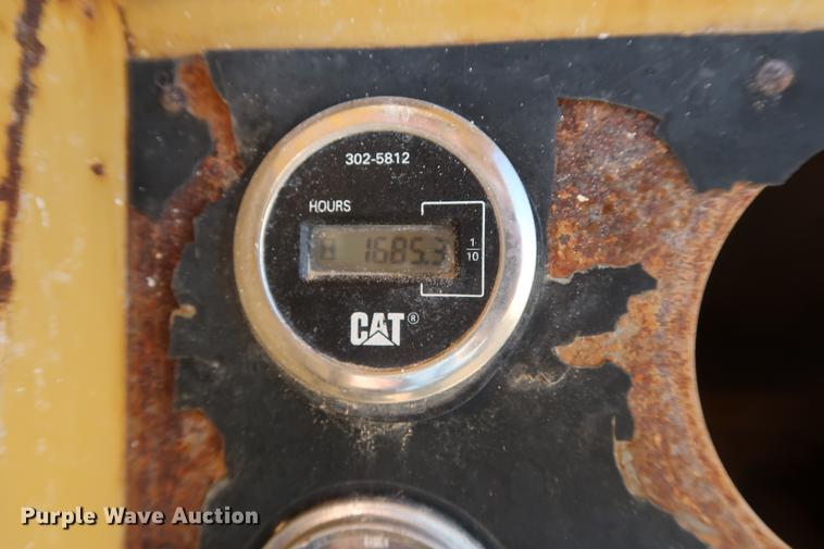 image for item DF3532 1984 Caterpillar D6D dozer