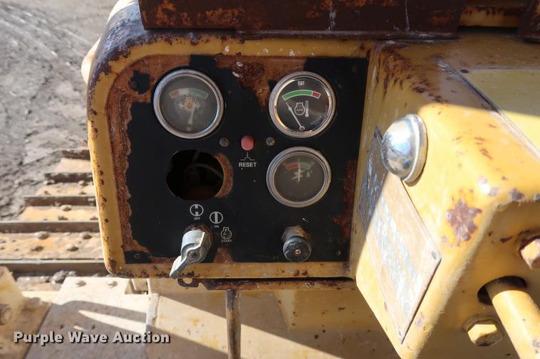 image for item DF3532 1984 Caterpillar D6D dozer