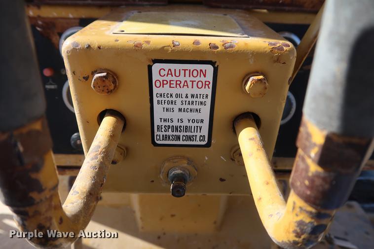 image for item DF3532 1984 Caterpillar D6D dozer