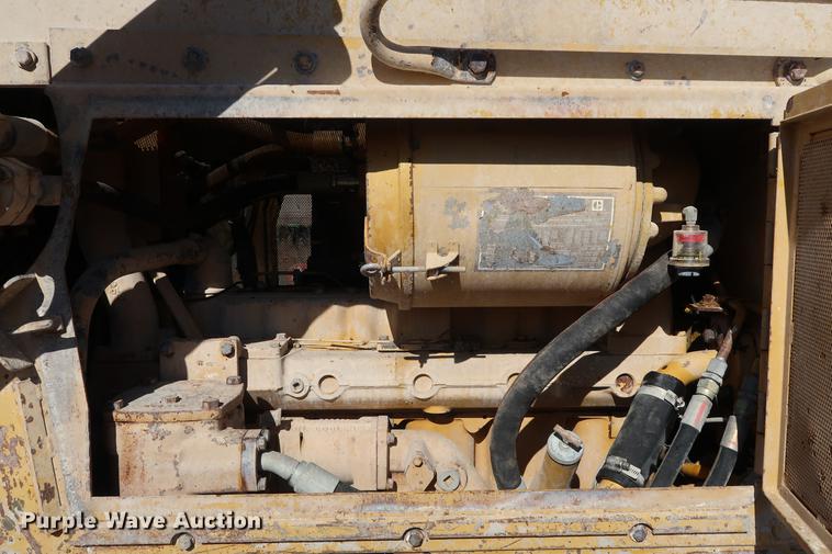 image for item DF3532 1984 Caterpillar D6D dozer