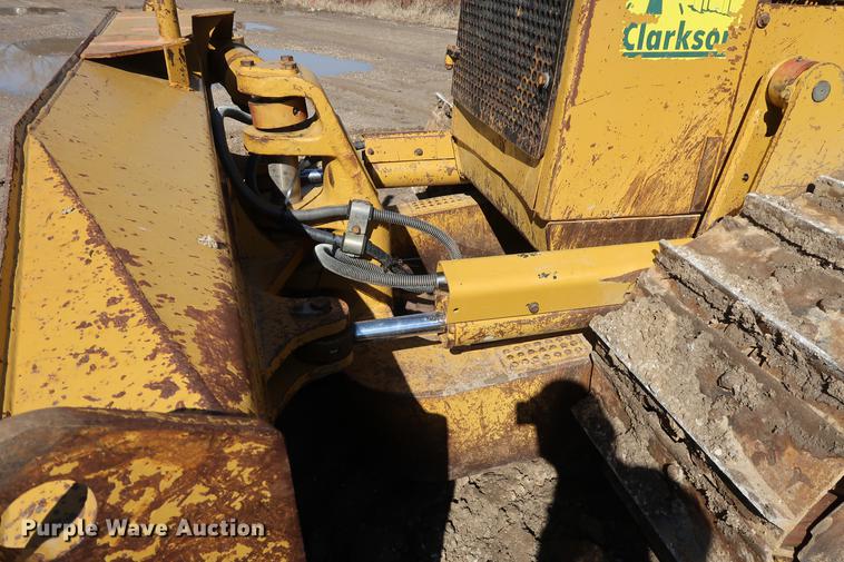 image for item DF3533 1999 Caterpillar D6M XL dozer