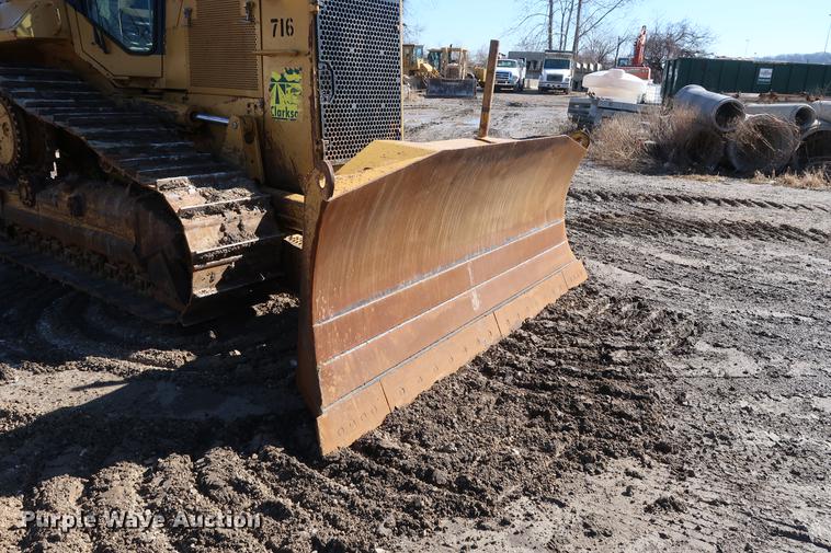 image for item DF3533 1999 Caterpillar D6M XL dozer