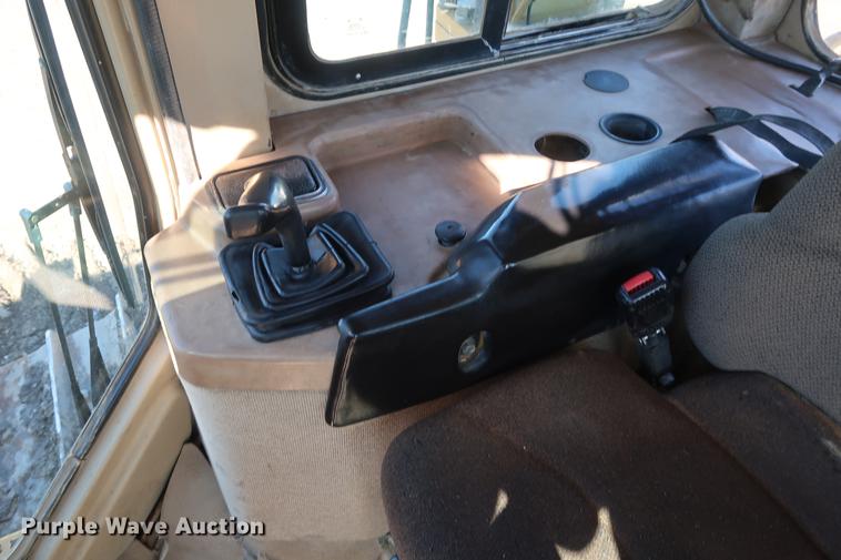 image for item DF3533 1999 Caterpillar D6M XL dozer