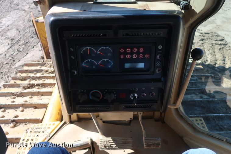 image for item DF3533 1999 Caterpillar D6M XL dozer