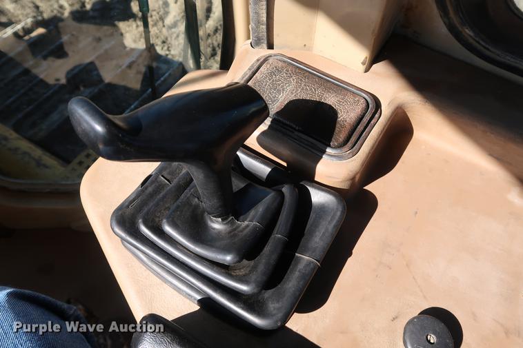 image for item DF3533 1999 Caterpillar D6M XL dozer