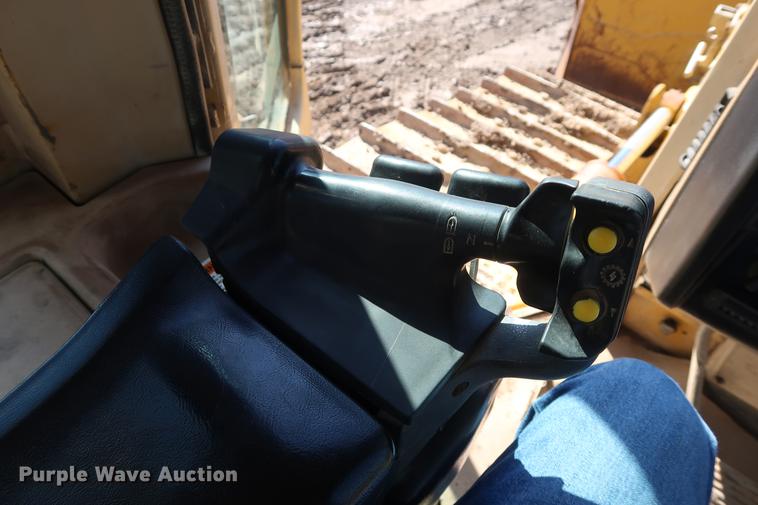 image for item DF3533 1999 Caterpillar D6M XL dozer