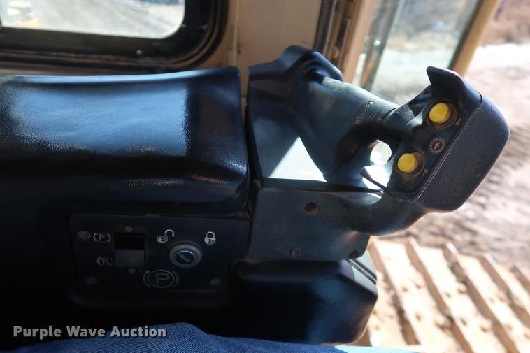 image for item DF3533 1999 Caterpillar D6M XL dozer