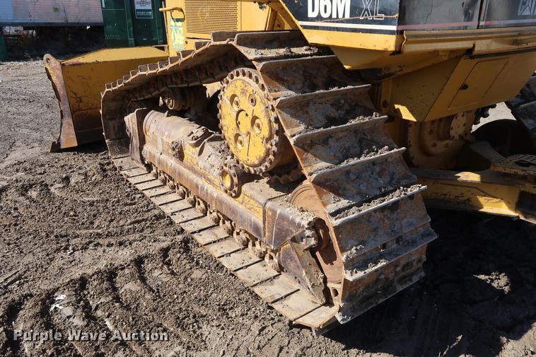 image for item DF3533 1999 Caterpillar D6M XL dozer