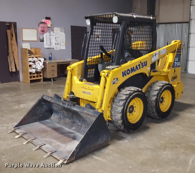 image for item DF3545 2004 Komatsu SK714 skid steer