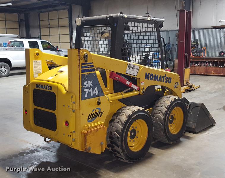 image for item DF3545 2004 Komatsu SK714 skid steer