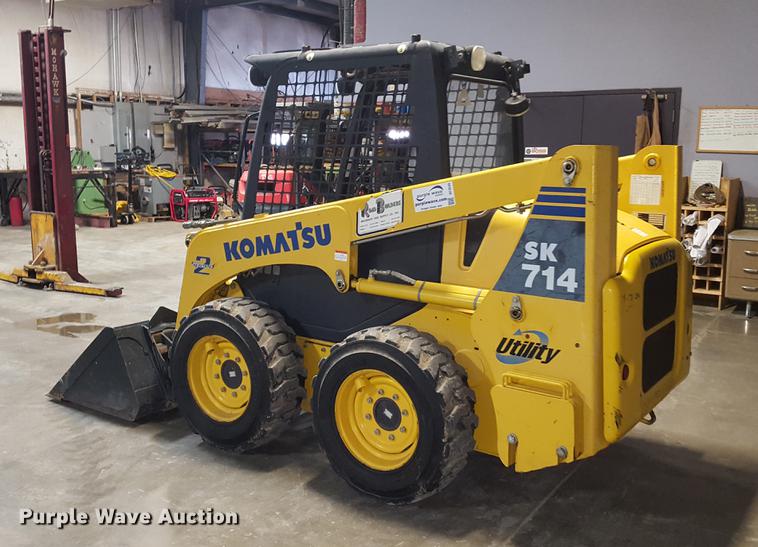 image for item DF3545 2004 Komatsu SK714 skid steer