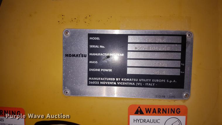 image for item DF3545 2004 Komatsu SK714 skid steer