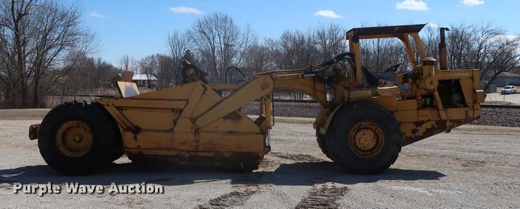 image for item DF3549 1974 International E200 Pay Scraper conventional scraper