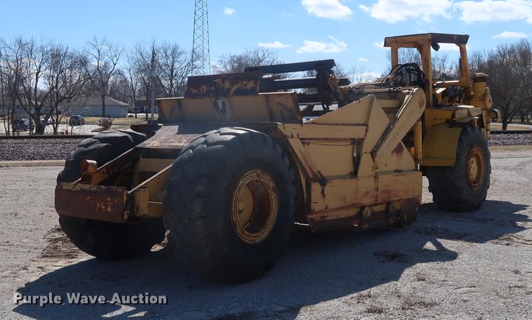 image for item DF3549 1974 International E200 Pay Scraper conventional scraper