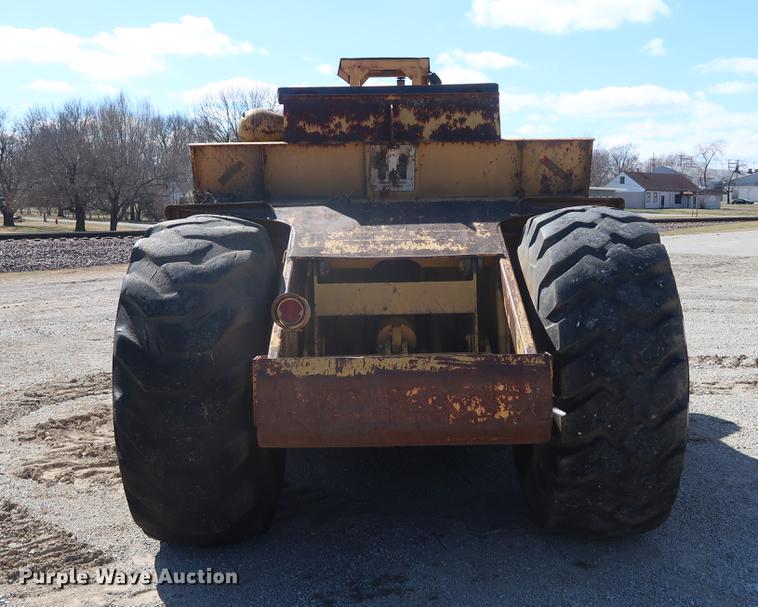 image for item DF3549 1974 International E200 Pay Scraper conventional scraper