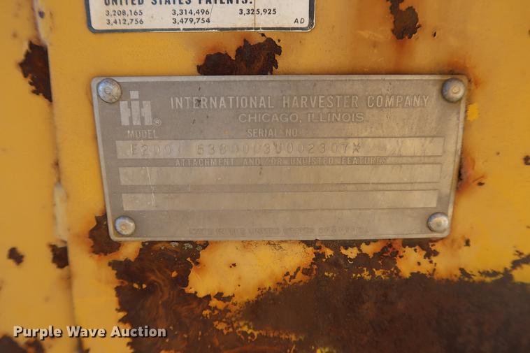 image for item DF3549 1974 International E200 Pay Scraper conventional scraper